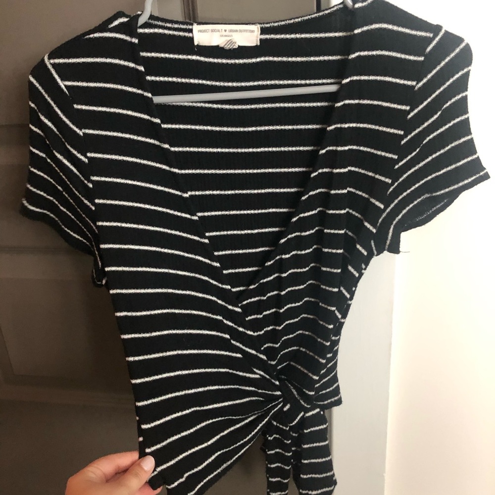 Front tie urban blouse